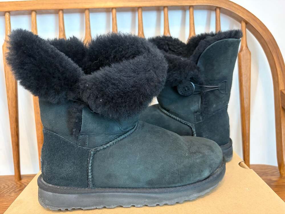 UGG Black Suede Shearling Lined Bailey Button Cuff Boots